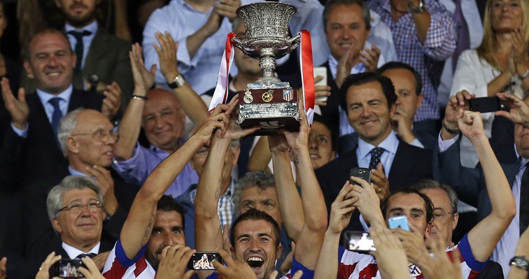 Gabi levanta el título| Club Atlético de Madrid